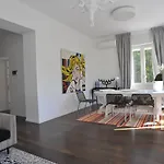 Charon With Garage Appartement
