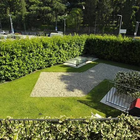 Charon With Garage Apartamento